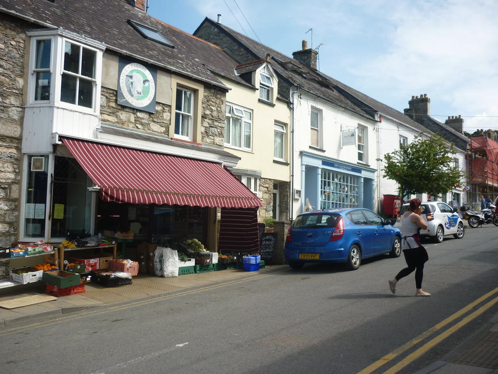 Tabor House B&B Fishguard Esterno foto