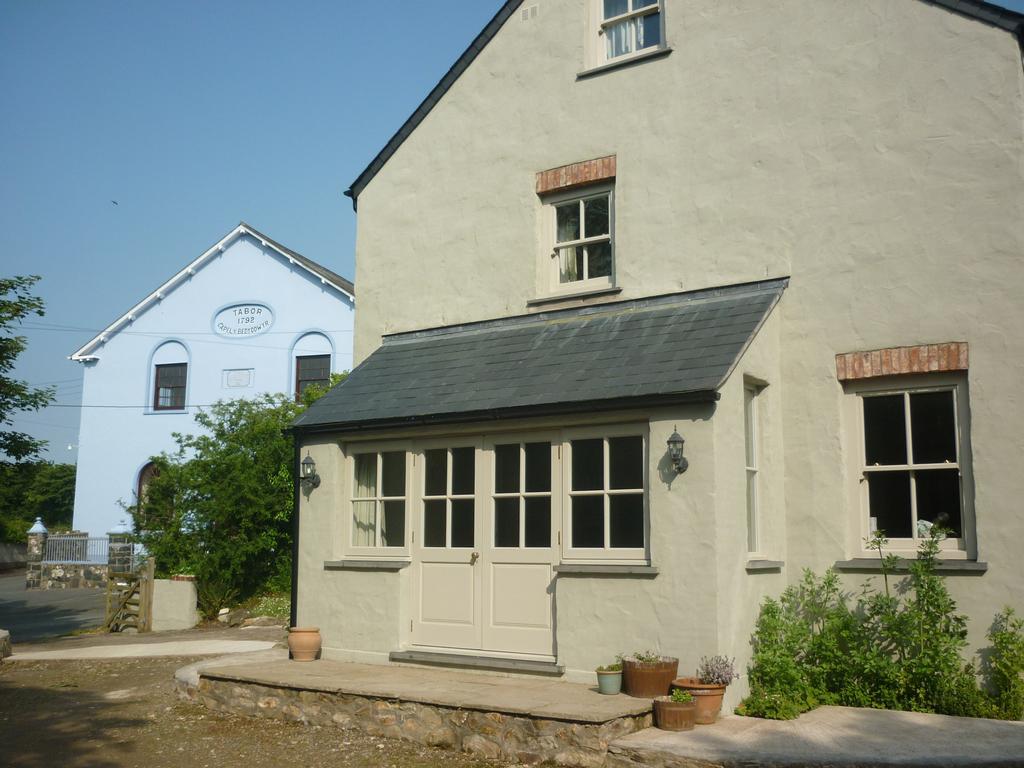 Tabor House B&B Fishguard Esterno foto