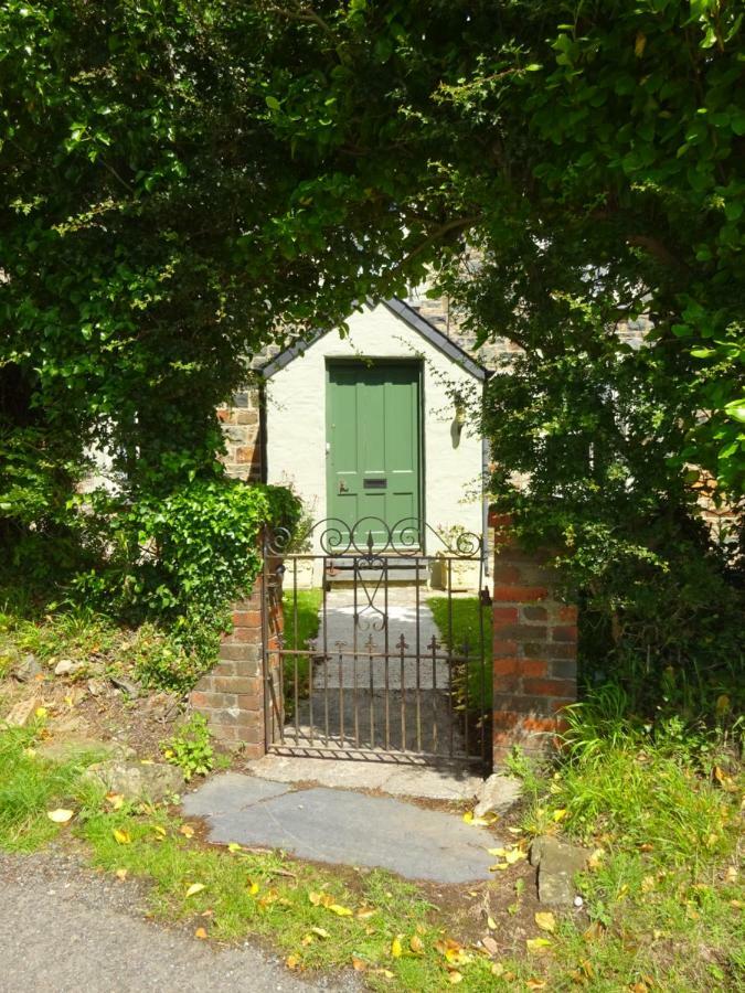 Tabor House B&B Fishguard Esterno foto